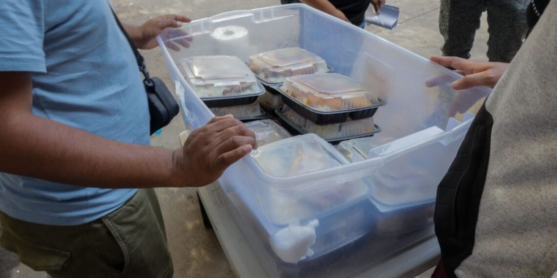 Migrant families sell food from home countries in Chicago streets while awaiting work permits – NBC Chicago
