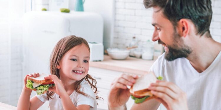 Festival Foods donates to food pantries, encourages families to dine together