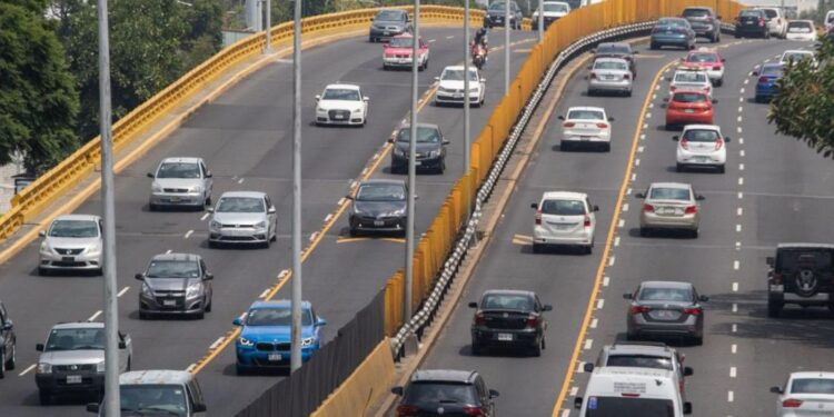 Hoy No Circula, 31 de octubre 2023: ¿Qué autos y placas descansan en CDMX y EDOMEX?