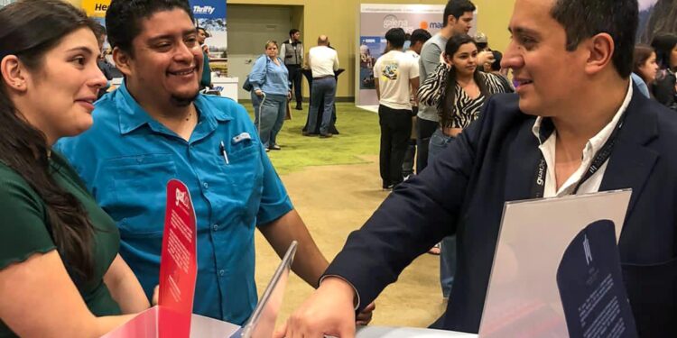 Promueven a Guatemala como destino único en evento turístico