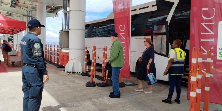 Policía despliega operativo de seguridad con la llegada de temporada de cruceros