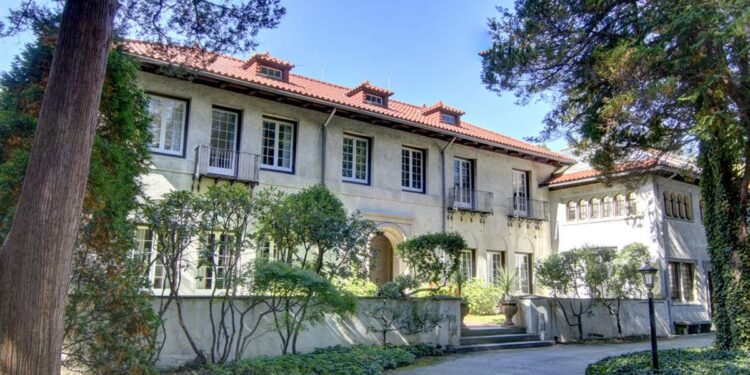 Mansion battle; RI's cheapest home