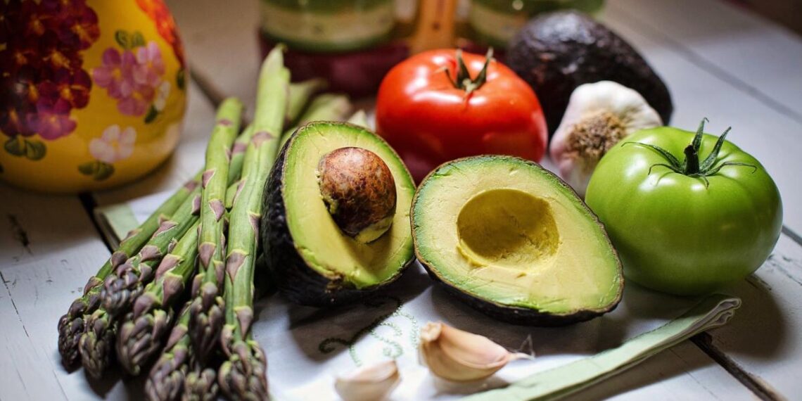 Portfolio diet, which focuses on plant-based, cholesterol-lowering foods, reduces risk of heart disease and stroke