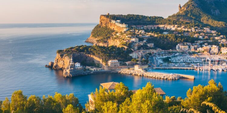 The expert guide to Palma de Mallorca — best restaurants, bars and the months to avoid