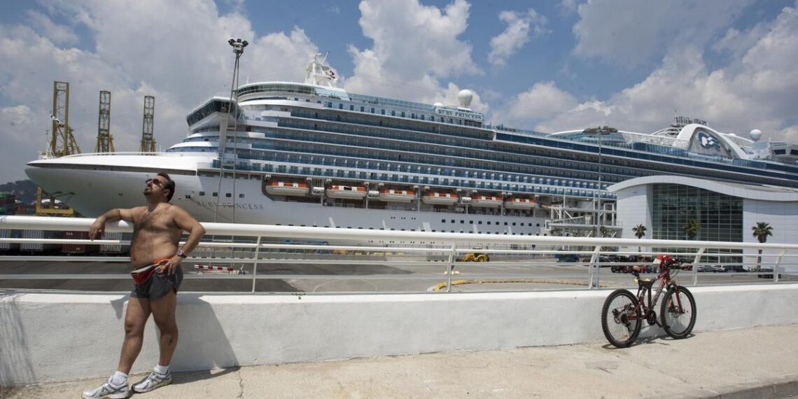 Primera condena a una línea de cruceros por ocultar a sus pasajeros los riesgos del covid en 2020