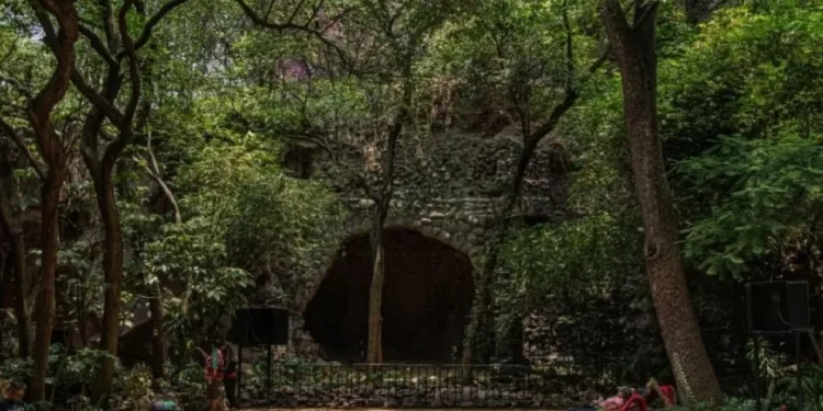 Tres leyendas de la Cueva Cincalco en el Bosque de Chapultepec
