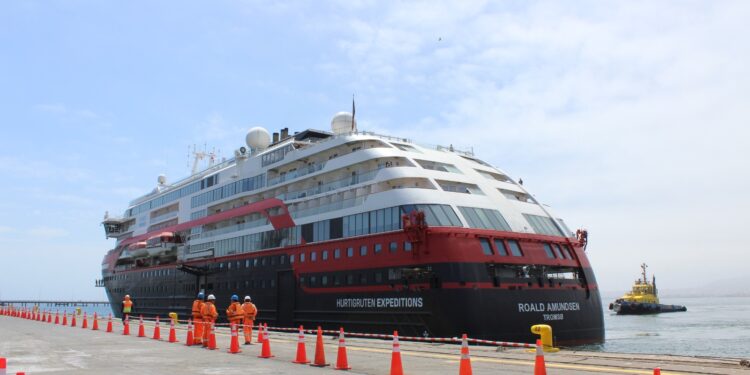 Puerto de Coquimbo recibe al segundo crucero de la temporada 2023-2024