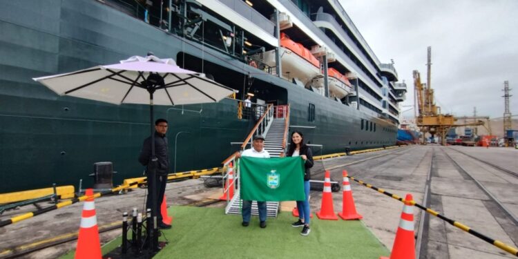 Llegó segundo crucero al puerto de Matarani