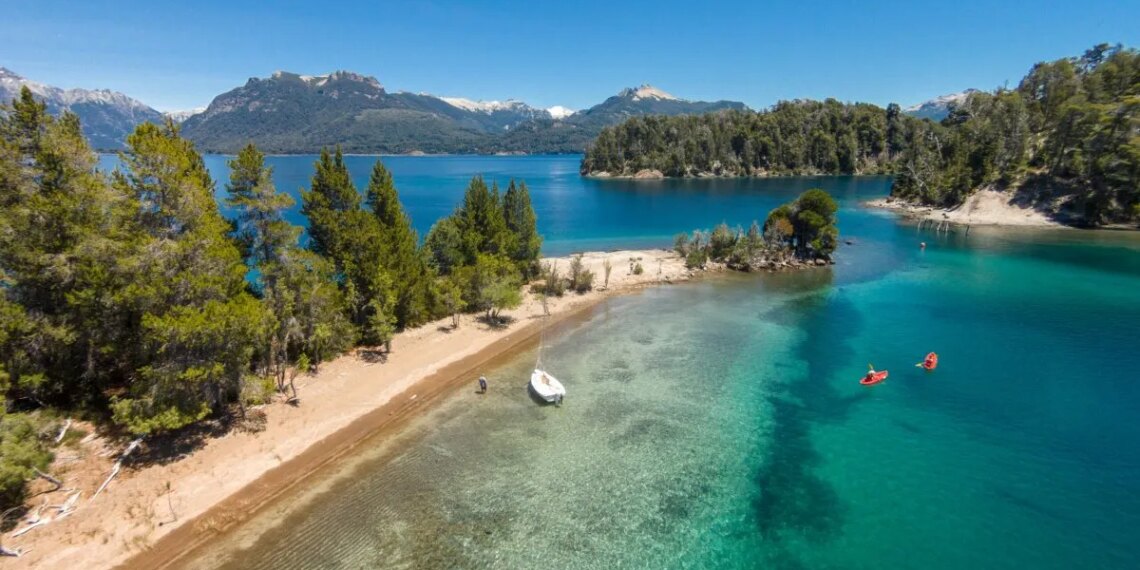 Locura por pasajes ganga a Bariloche para el verano 2024