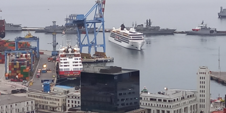 Puerto de Valparaíso recibe segunda recalada doble de cruceros