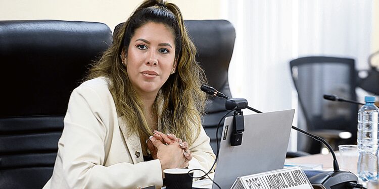 Rosselli Amuruz sobre viajes en semana de representación: “No siempre fueron recreacionales” | Congreso | Avanza País | NVB | Congreso
