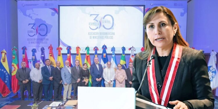 Patricia Benavides realizó ocho viajes al extranjero cuya autorización no fue publicada