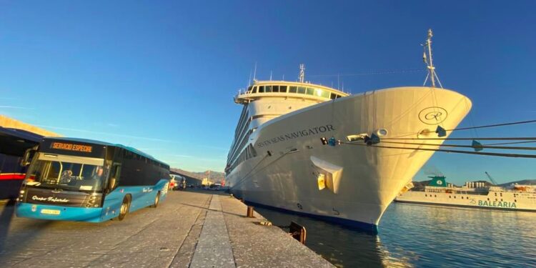 Octubre se estrena con un crucero de lujo, un mes en el que se espera la llegada de otros seis buques más