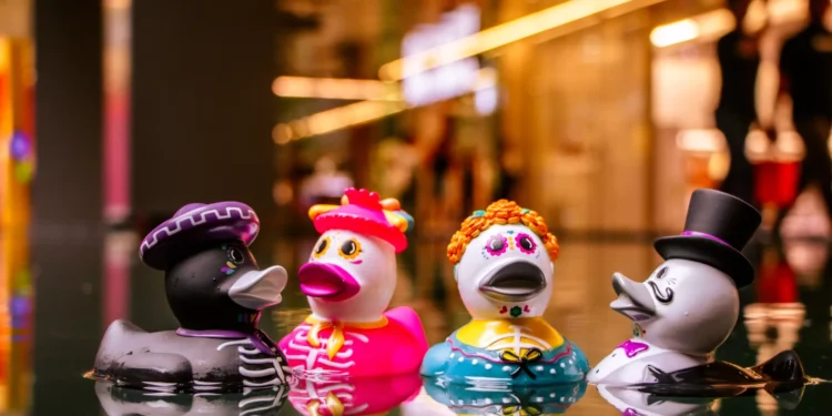Patitos Catrinas: el color del Día de Muertos invadirá una gran plaza comercial en CDMX