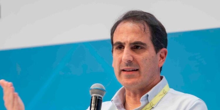 El Cree propone al Gobierno liberar precio de la gasolina y que funcione por día