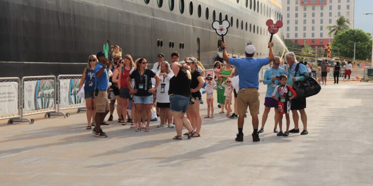 Tras receso por "Lidia" se reactiva la llegada de cruceros internacionales a Puerto Vallarta