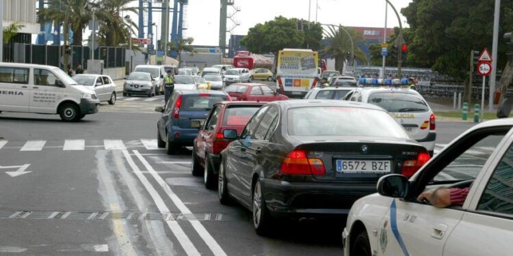 Las multas por entrar en la Zona de Bajas Emisiones de Santa Cruz llegarán medio año después de su implantación