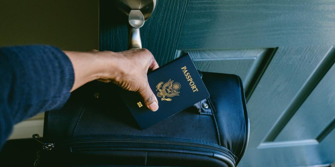 Recomiendan comprar seguro de viaje tras aviso por conflicto Israel-Gaza | Locales