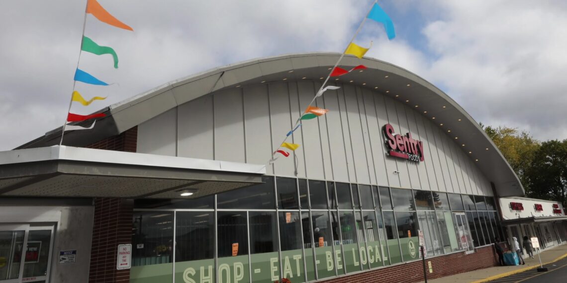 Sentry Foods opens new store on Milwaukee's northwest side