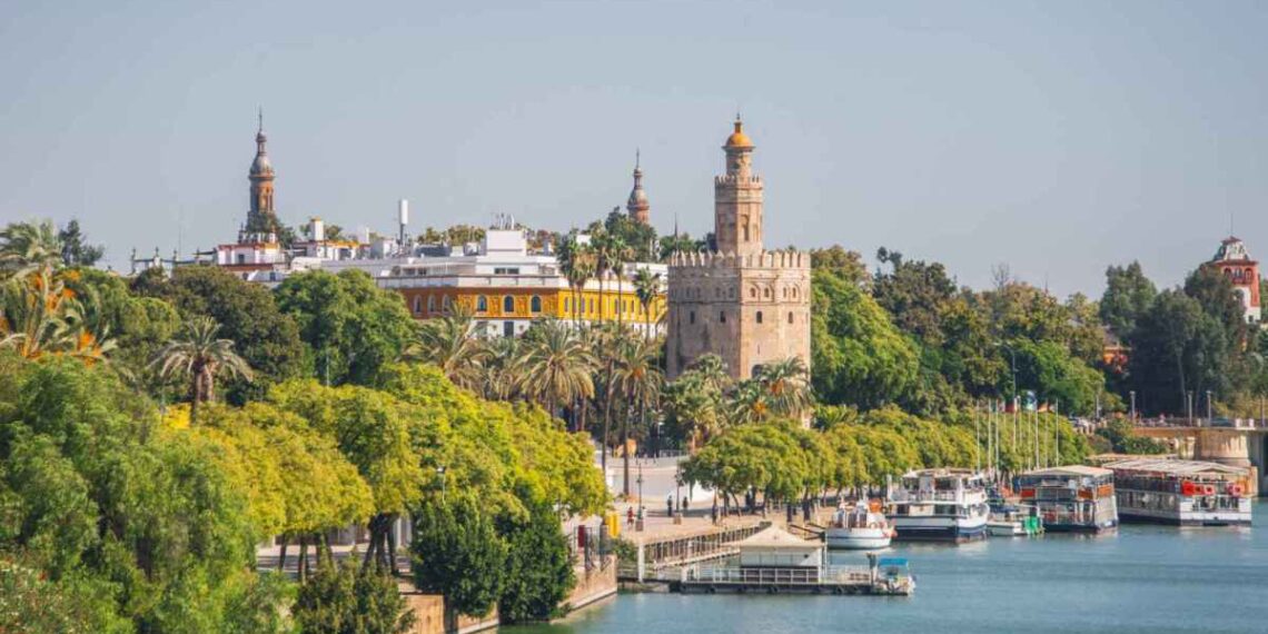 Un conocido diario británico recomienda no visitar Benidorm y Sevilla, estas son las razones