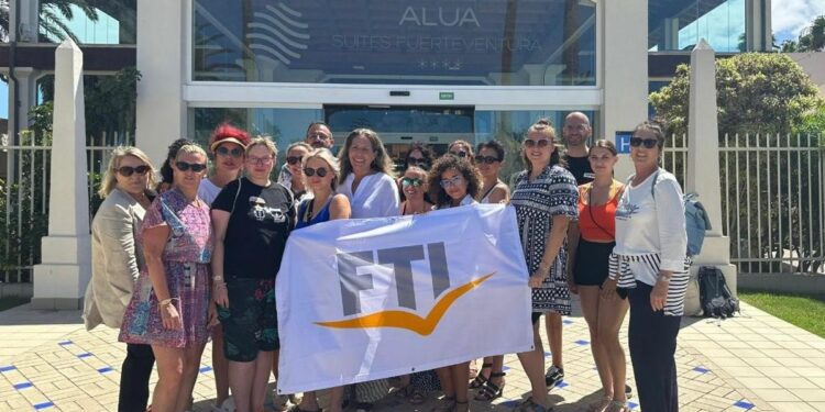 Más de una docena de agentes de viaje del turoperador FTI visita la isla