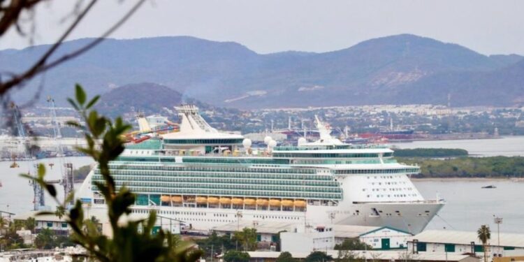 ¡Barco a la vista! ⛴ Regresan, y con ganas, los cruceros turísticos a Mazatlán  