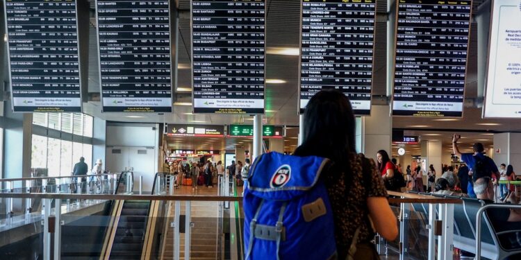 ¿Cómo y cuándo solicitar los bonos de viajes gratis por Europa para jóvenes que ofrece la UE?