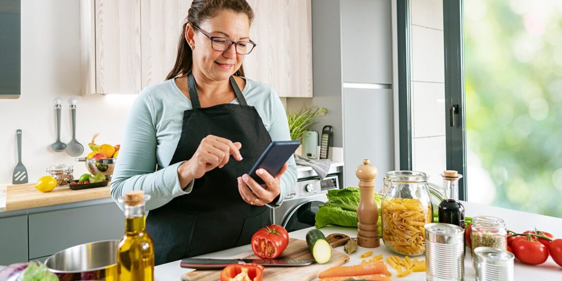 Can you improve menopause symptoms by eating specific foods?