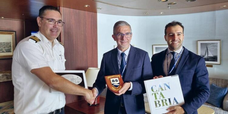 El buque “Bolette” cierra la temporada de cruceros en el Puerto de Santander