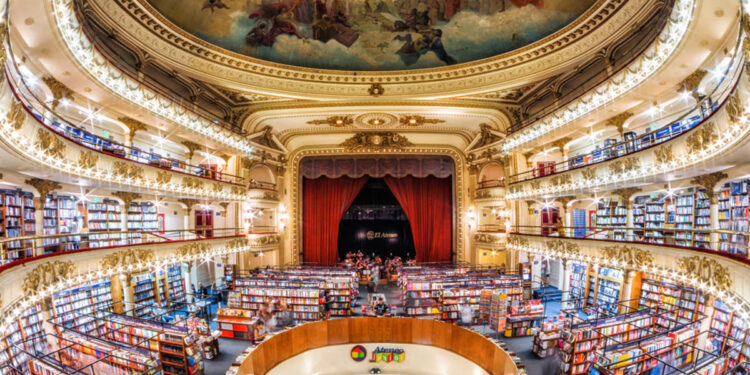La serie con la que viajar por el mundo de librería en librería