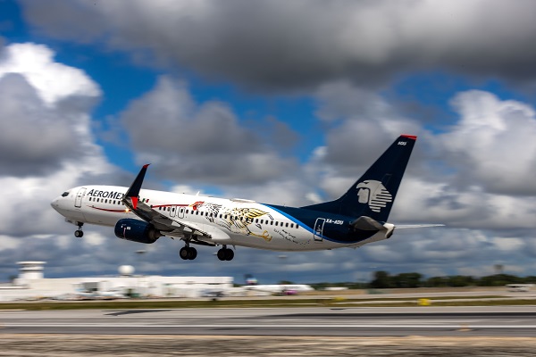 El Museo Tamayo transforma un avión e Aeroméxico en una obra de rte