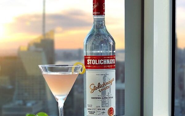Icónicos cócteles de película y cómo prepararlos con vodka