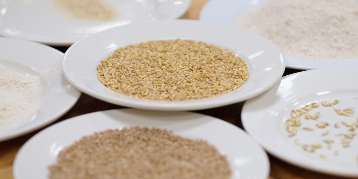5 Foods to eat and 3 to avoid if you have an overactive bladder