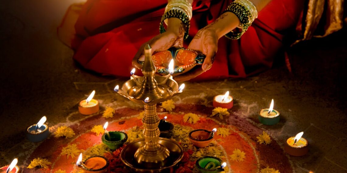 Hosting Diwali Party? 5 Finger Foods To Pair With Your Drink