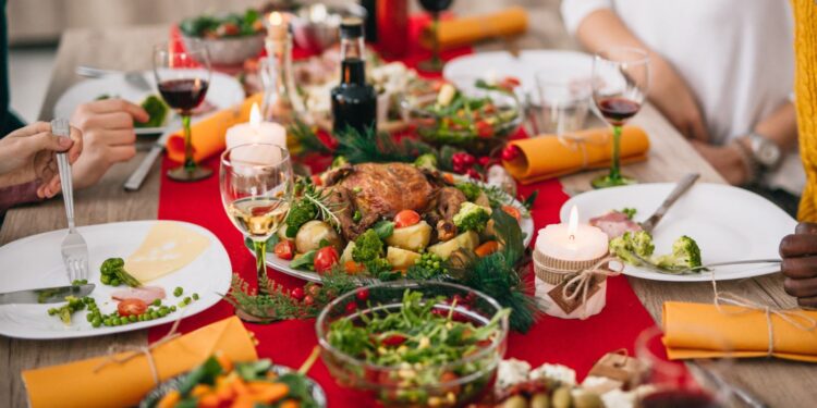 We asked a dietitian to share the top six healthy Thanksgiving foods to add to your menu this year. Here's what she had to say.