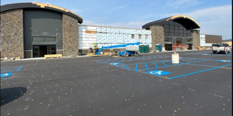 New location for International Falls Super One Foods opens today