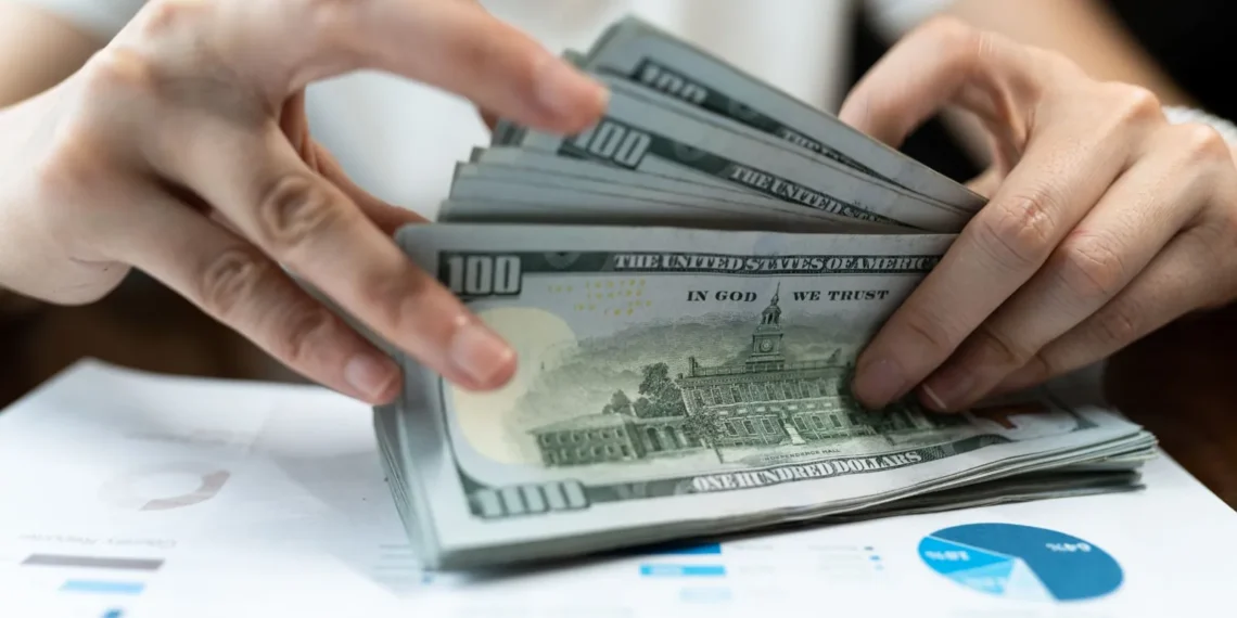 Dólar tarjeta: qué pasará con los precios de viajes al exterior y con los servicios de streaming tras la nueva suba