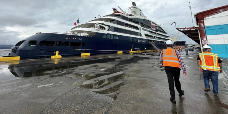 Crucero francés atracará en seis destinos turísticos de Honduras
