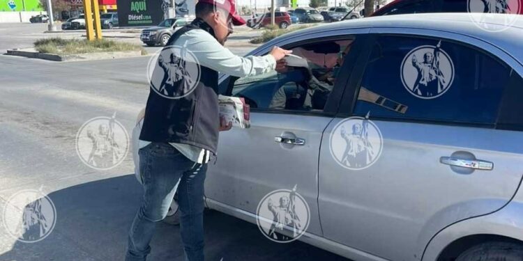 Informan a ciudadanía en cruceros sobre obras de distribuidor vial