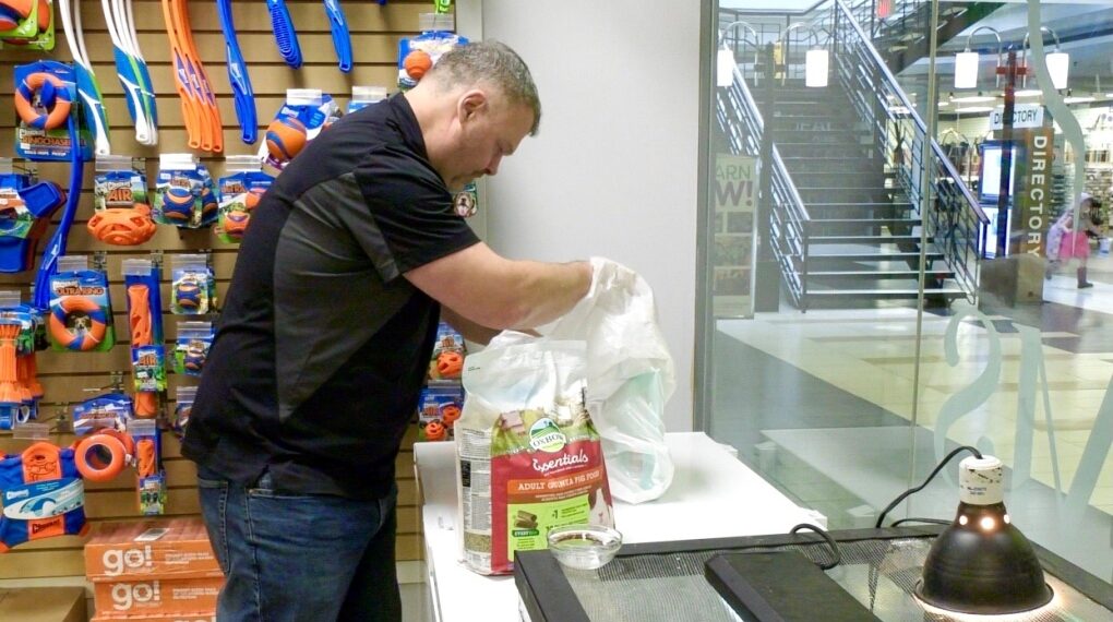 Calgary pet food drive aims to help local veterans