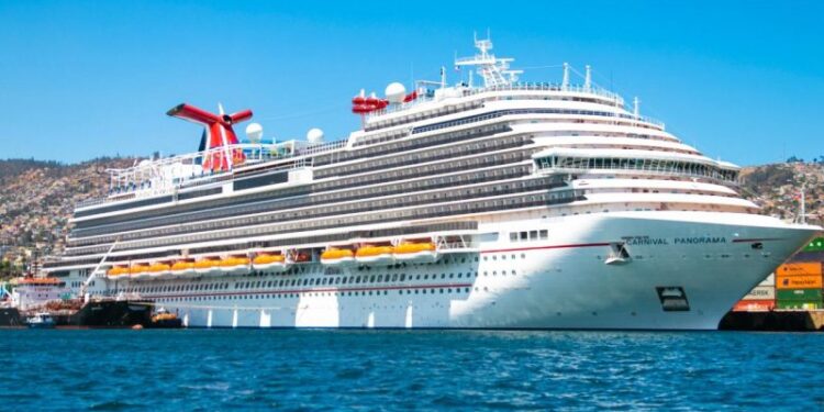 Carnival cancela itinerarios de un crucero debido a problemas de propulsión