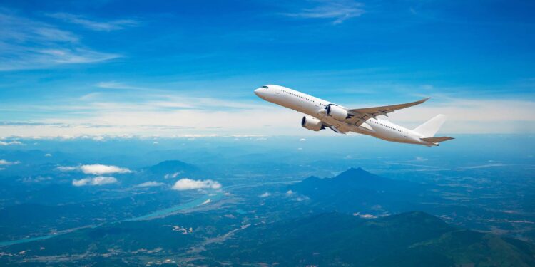 Comprar vuelos baratos: según Google Flights, estos son los mejores días y la antelación adecuada para reservar a precios asequibles