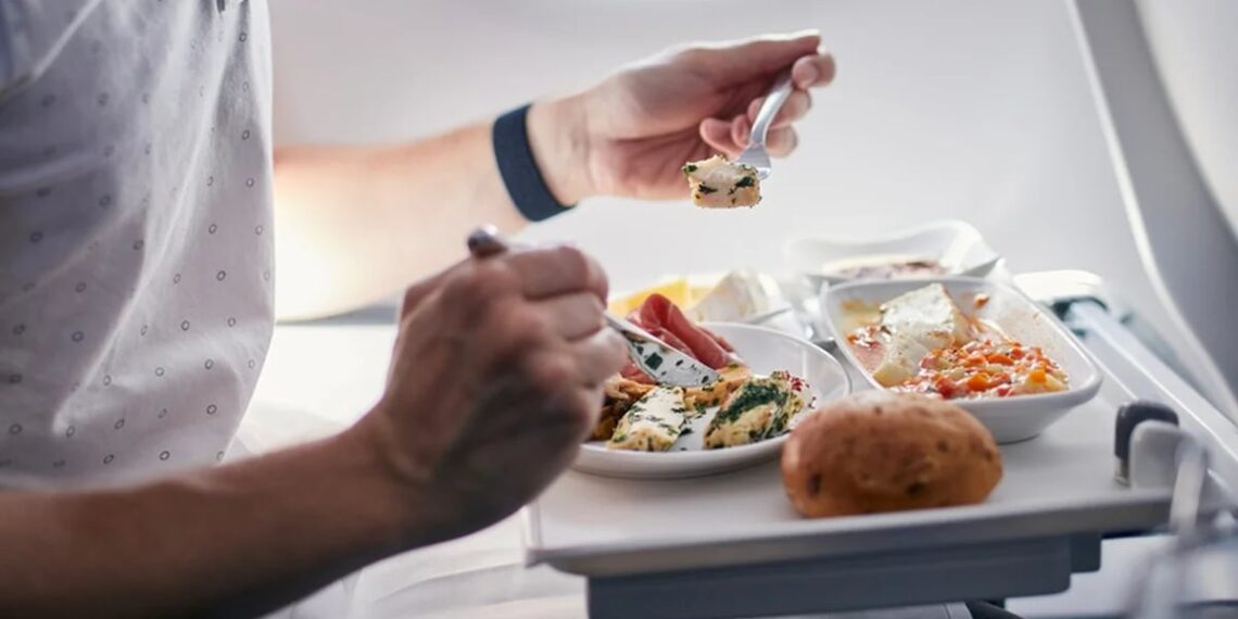 Este es el menú a bordo de los aviones de Iberia: de Business a Turista y cómo puedes consultarlo