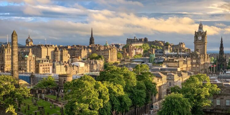 Viajes: Lugares fresquitos y europeos: estos son los destinos más buscados para 2024 | Fortunas