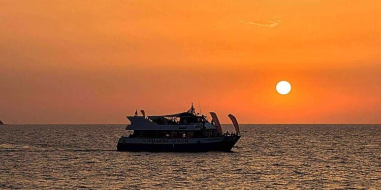 Float Your Boat organiza un crucero fiestero en Ibiza desde San Antonio