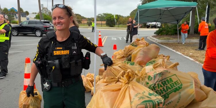 Community food distribution aimed at helping Pasco families