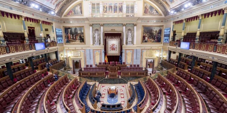 El Congreso oculta los viajes que paga a los diputados con la excusa de proteger su “intimidad”
