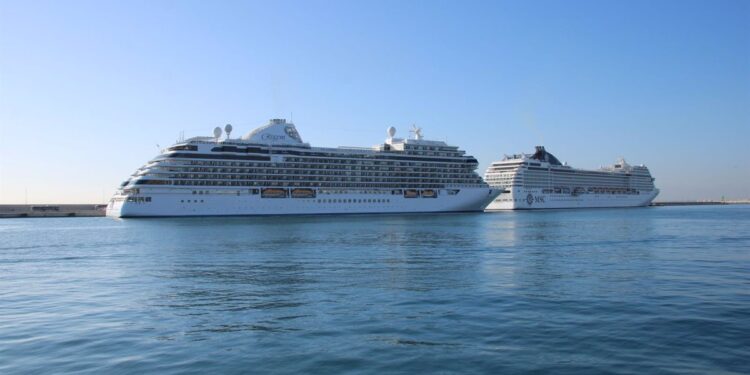 El Puerto de Alicante aumenta las escalas de cruceros y recibe un 64% más de pasajeros en 2023