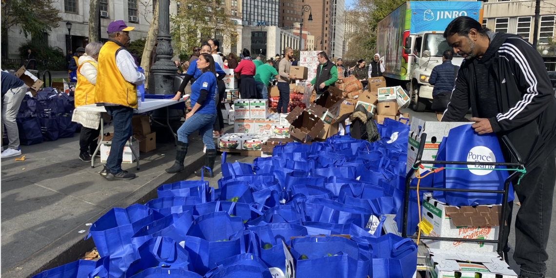 Brooklyn BP Antonio Reynoso distributes Thanksgiving foods