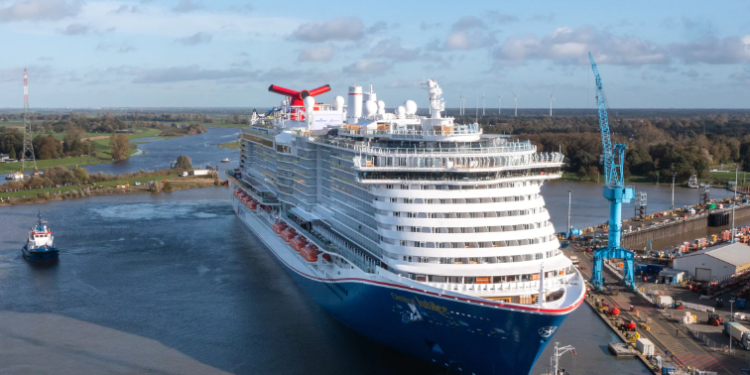 Crucero de Carnival realiza hazaña náutica y se prepara para pruebas de mar